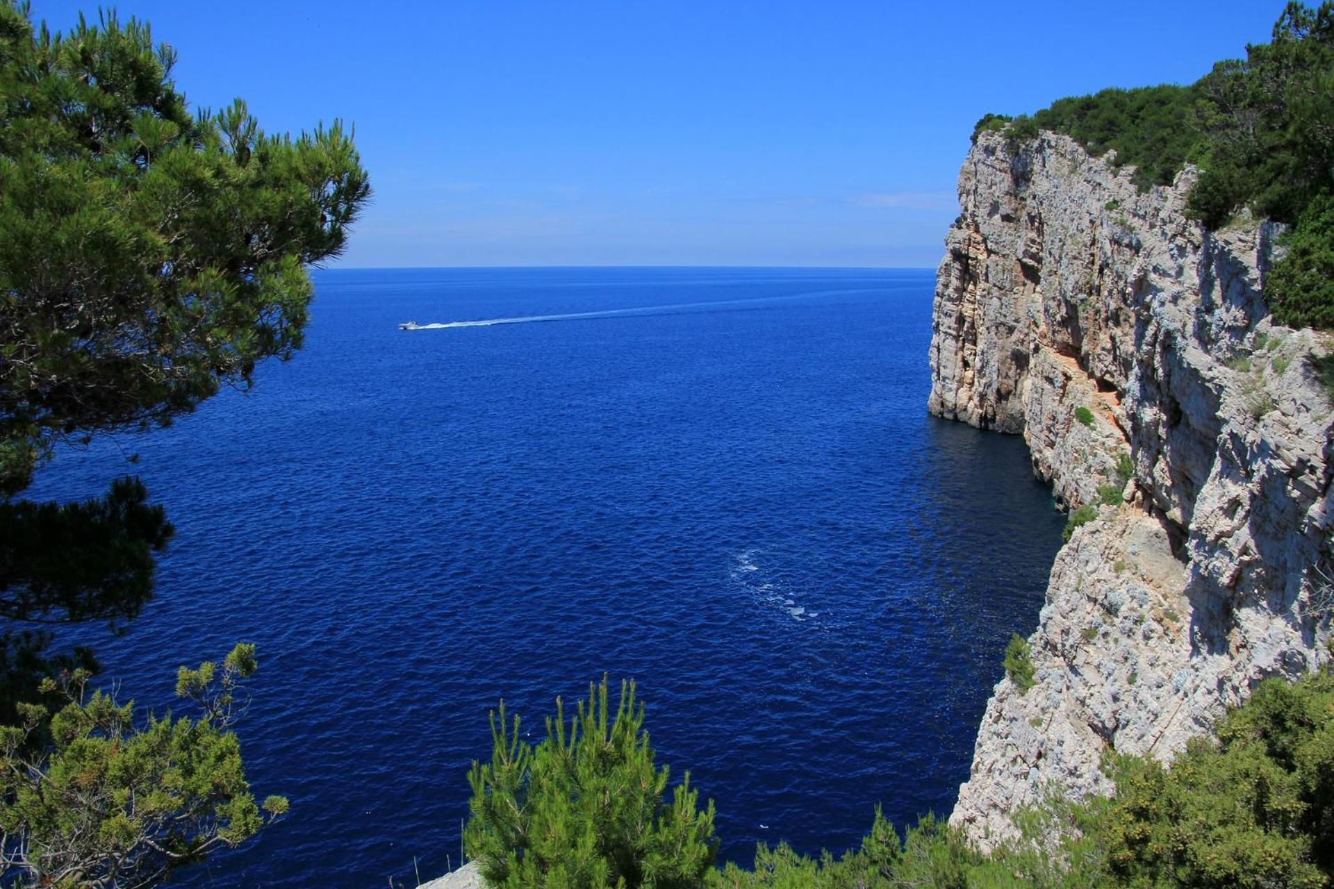 Holidays 14 * Split