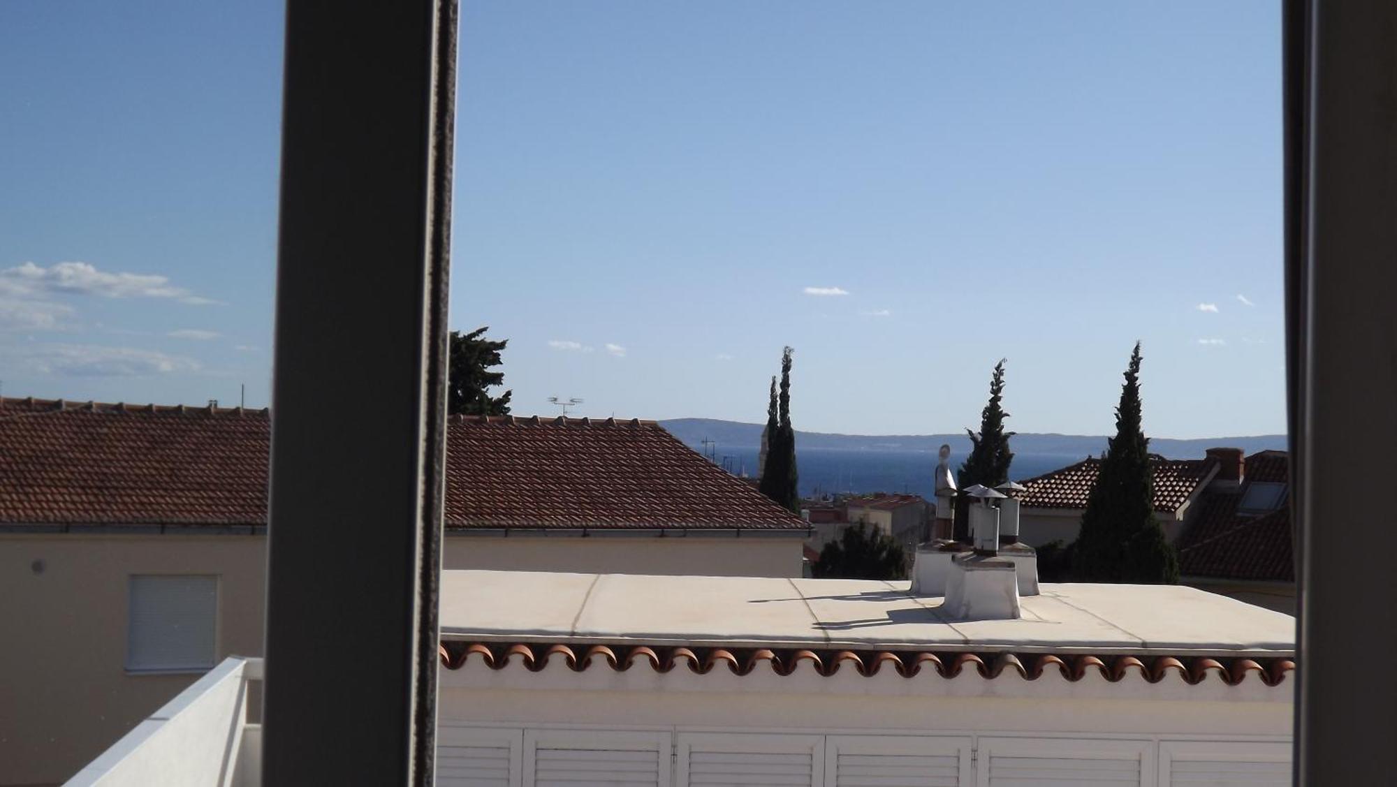 Holidays 14 * Split
